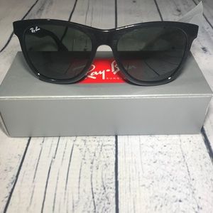 Ray-Ban Wayfarer Sunglasses Authentic